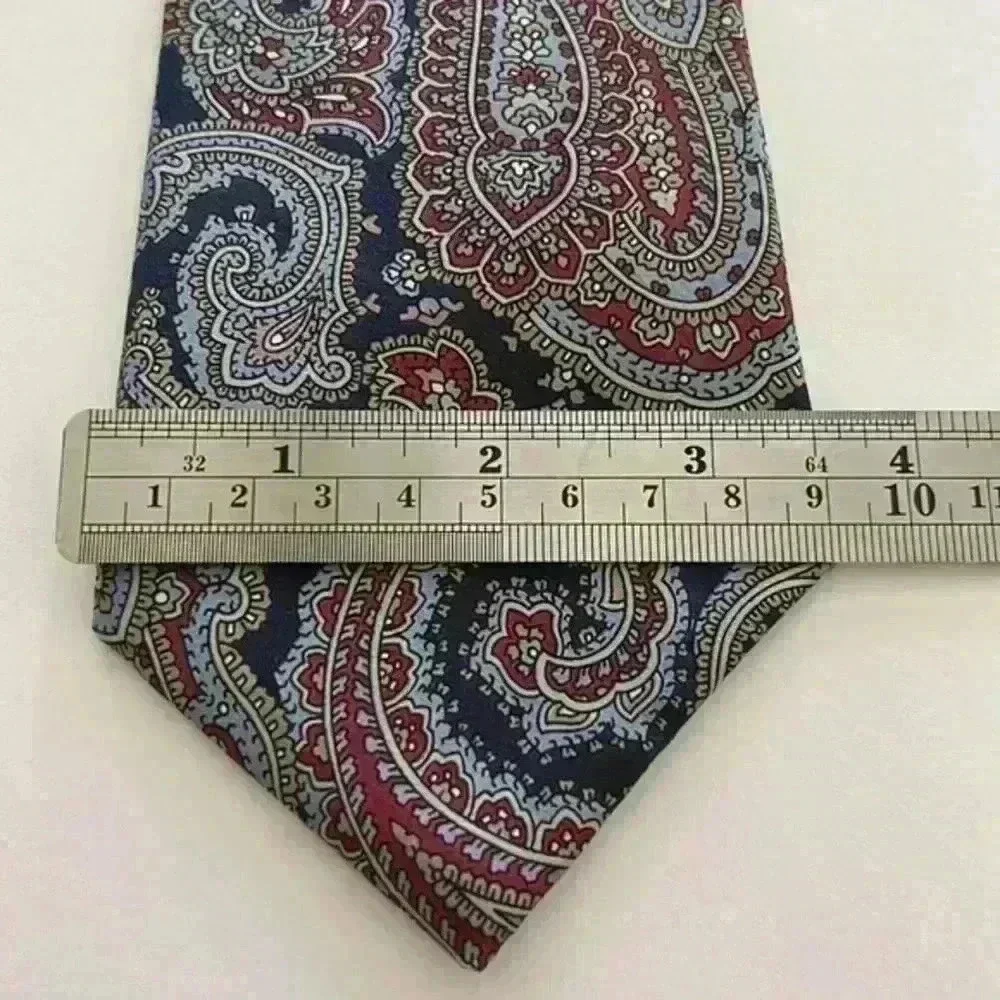 Stafford tie‎